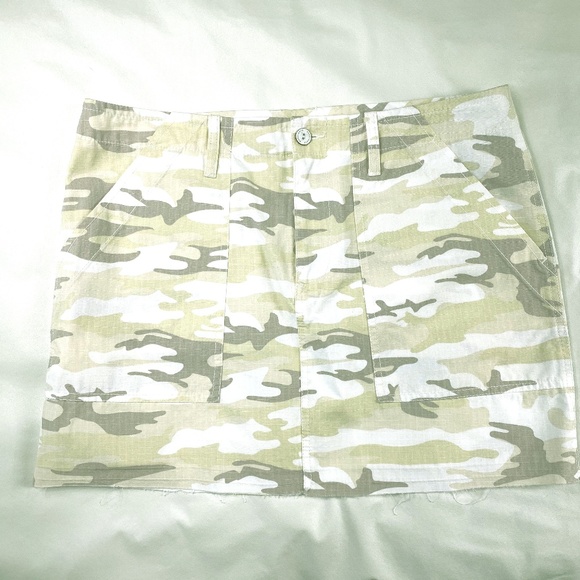 🌷Anthropologie SANCTUARY Camouflage Mini Skirt - Picture 2 of 6